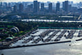 ヘリコプターで東京上空から見下ろす東京夢の島マリーナ