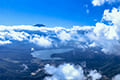 ヘリコプターで富士山中湖上空から見た富士山